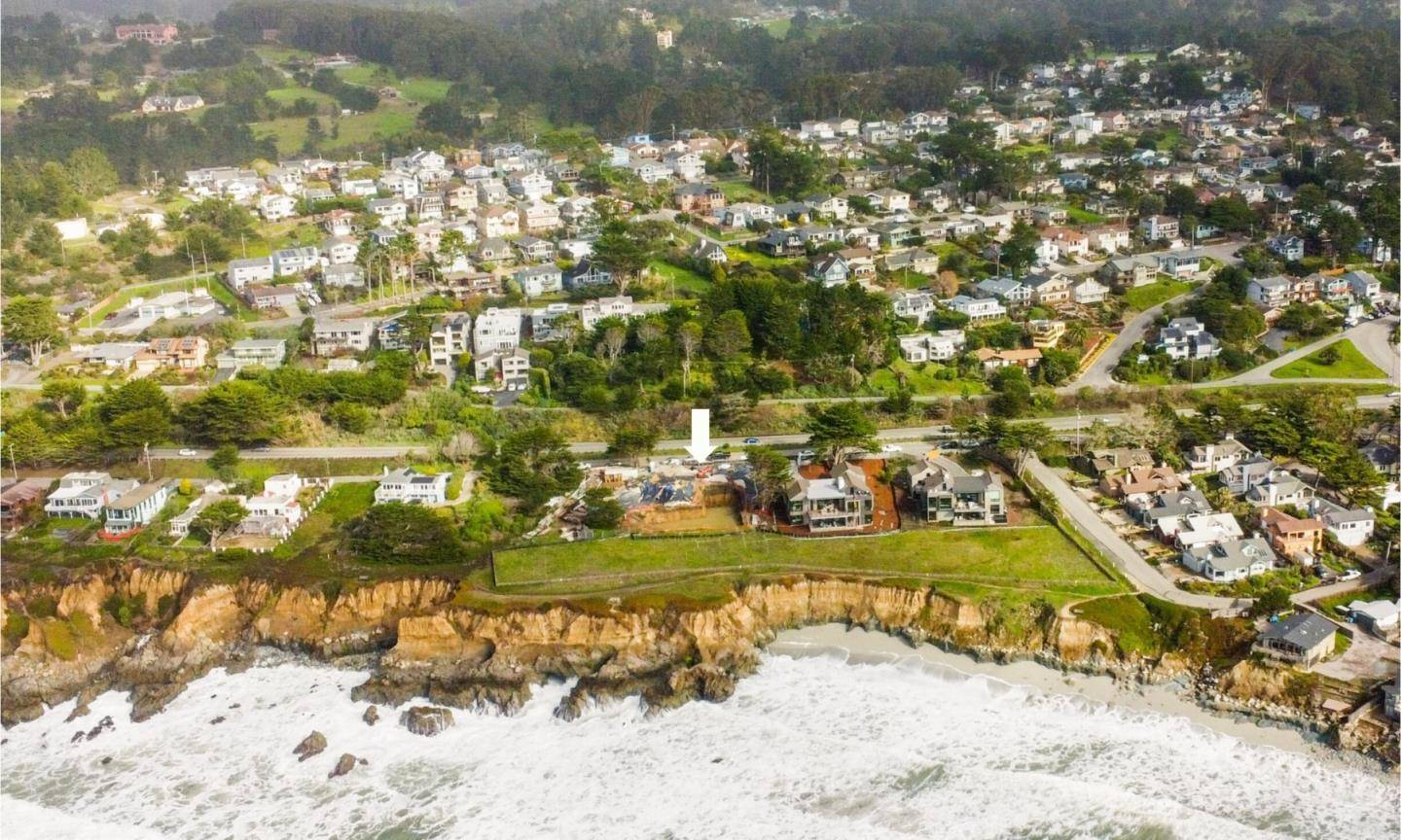 Moss Beach, CA 94038,2180 Vallemar