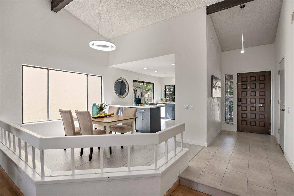Redwood City, CA 94065,22 Cadiz Circle