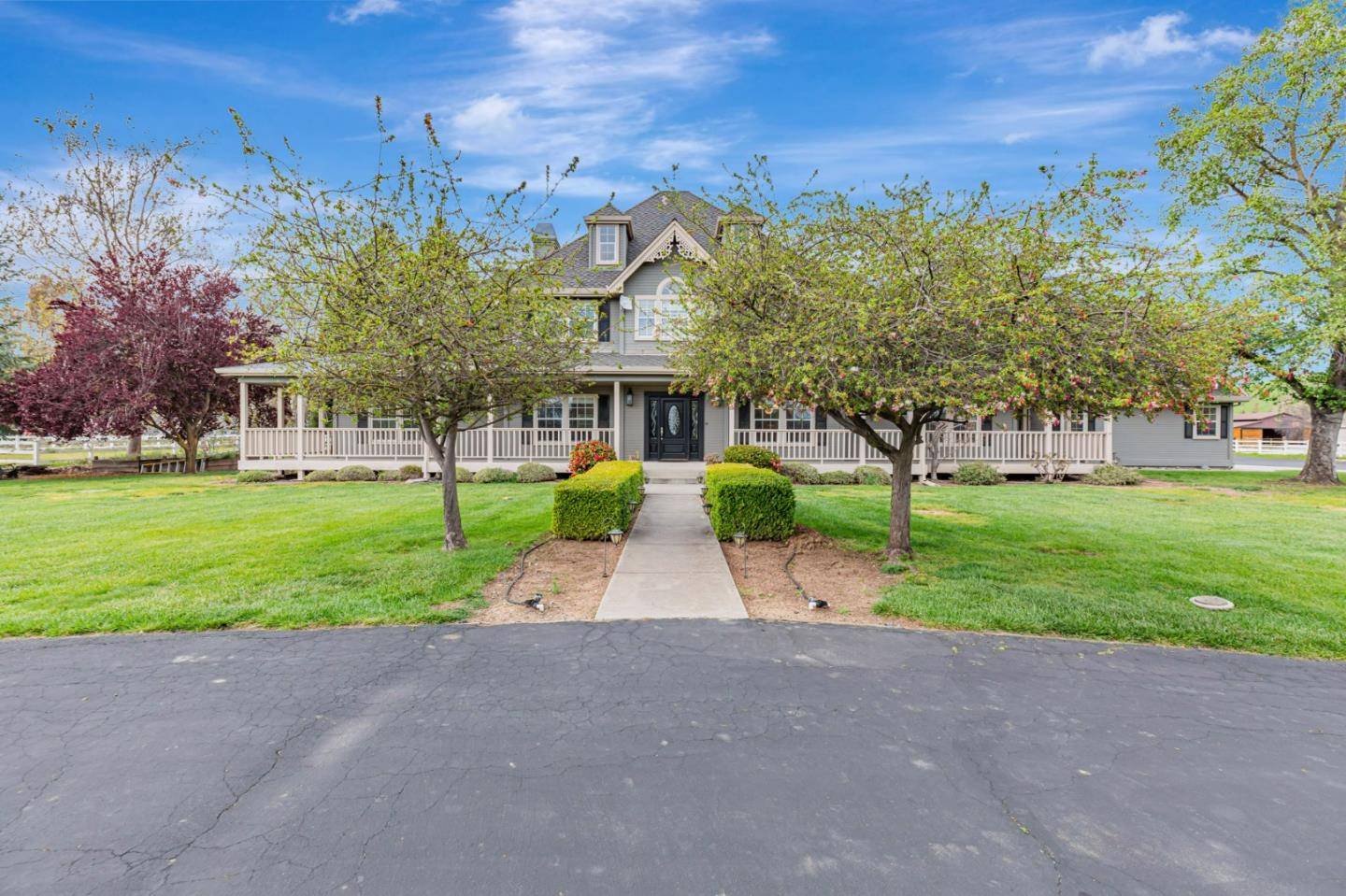 Hollister, CA 95023,560 Tevis Trail