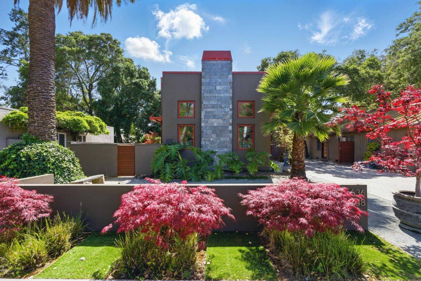 Palo Alto, CA 94301,642 Middlefield Road