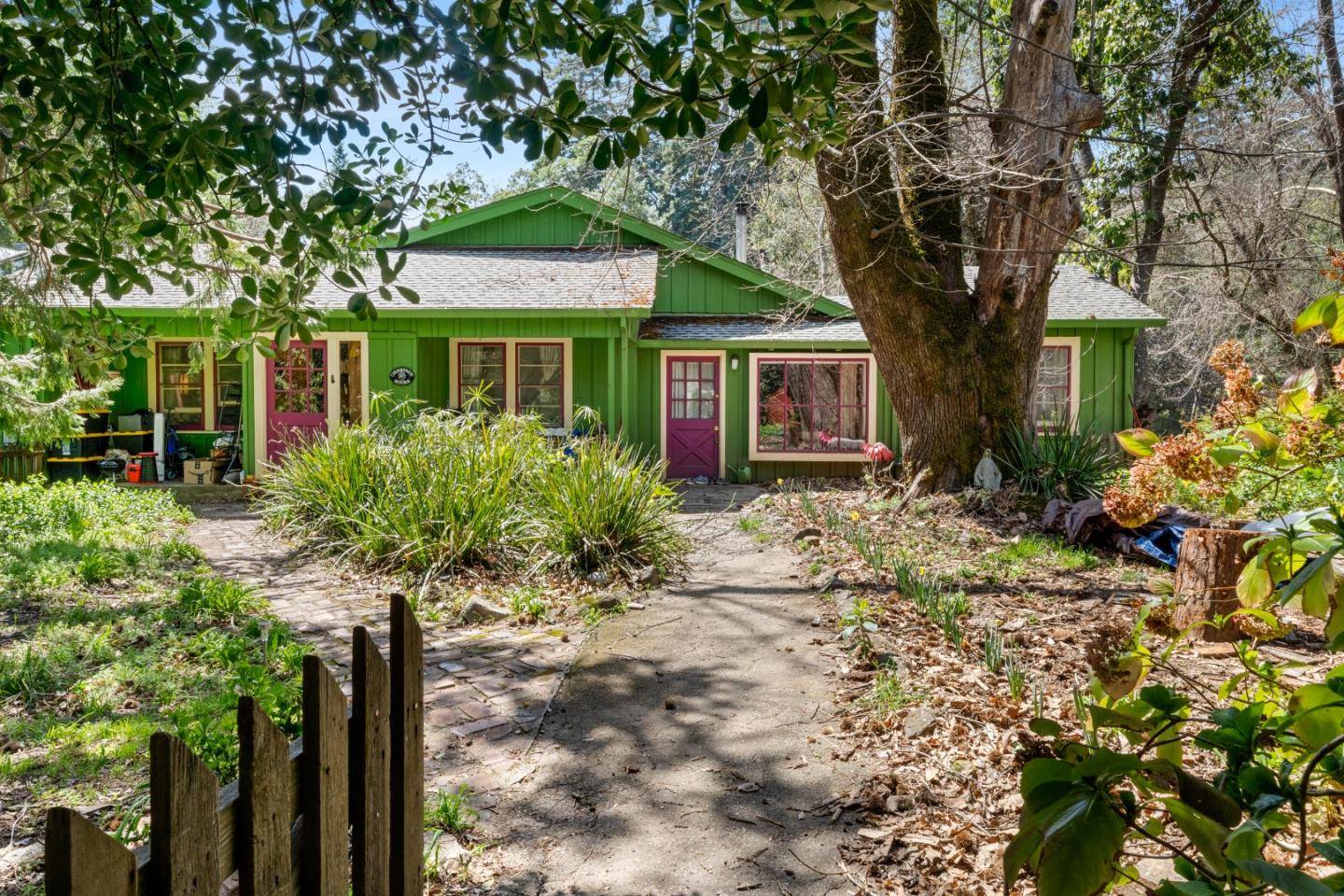 Santa Cruz, CA 95060,24 Grainger Lane