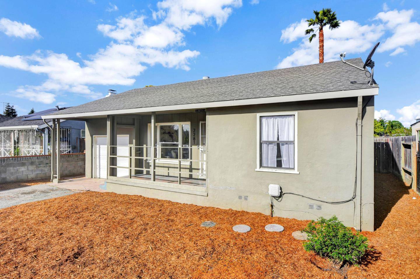 East Palo Alto, CA 94303,2281 Cooley Avenue