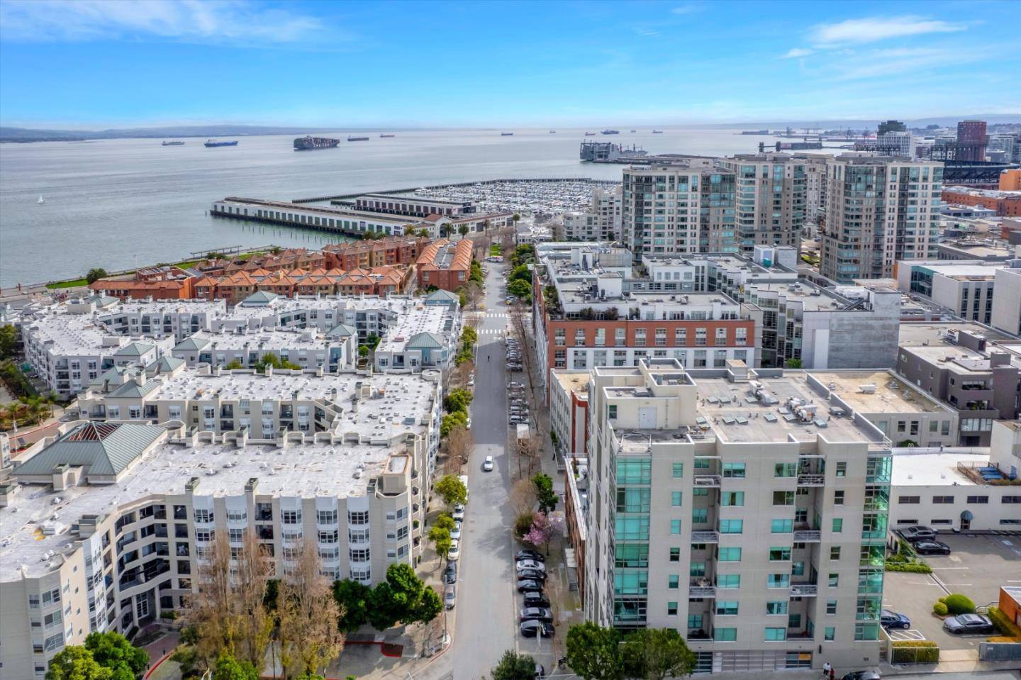 San Francisco, CA 94110,301 Bryant Street #D11