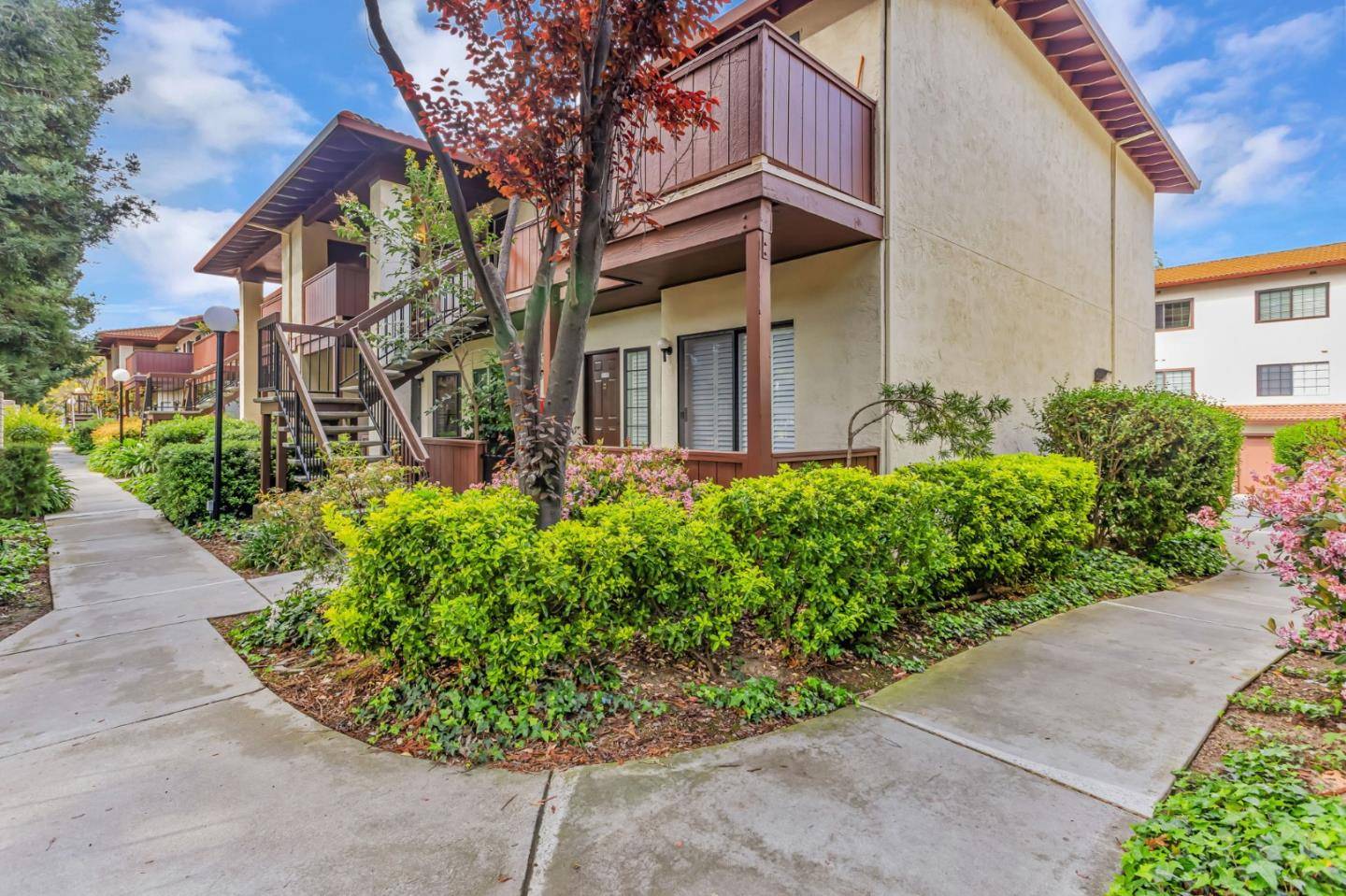 Sunnyvale, CA 94085,436 Costa Mesa Terrace #G