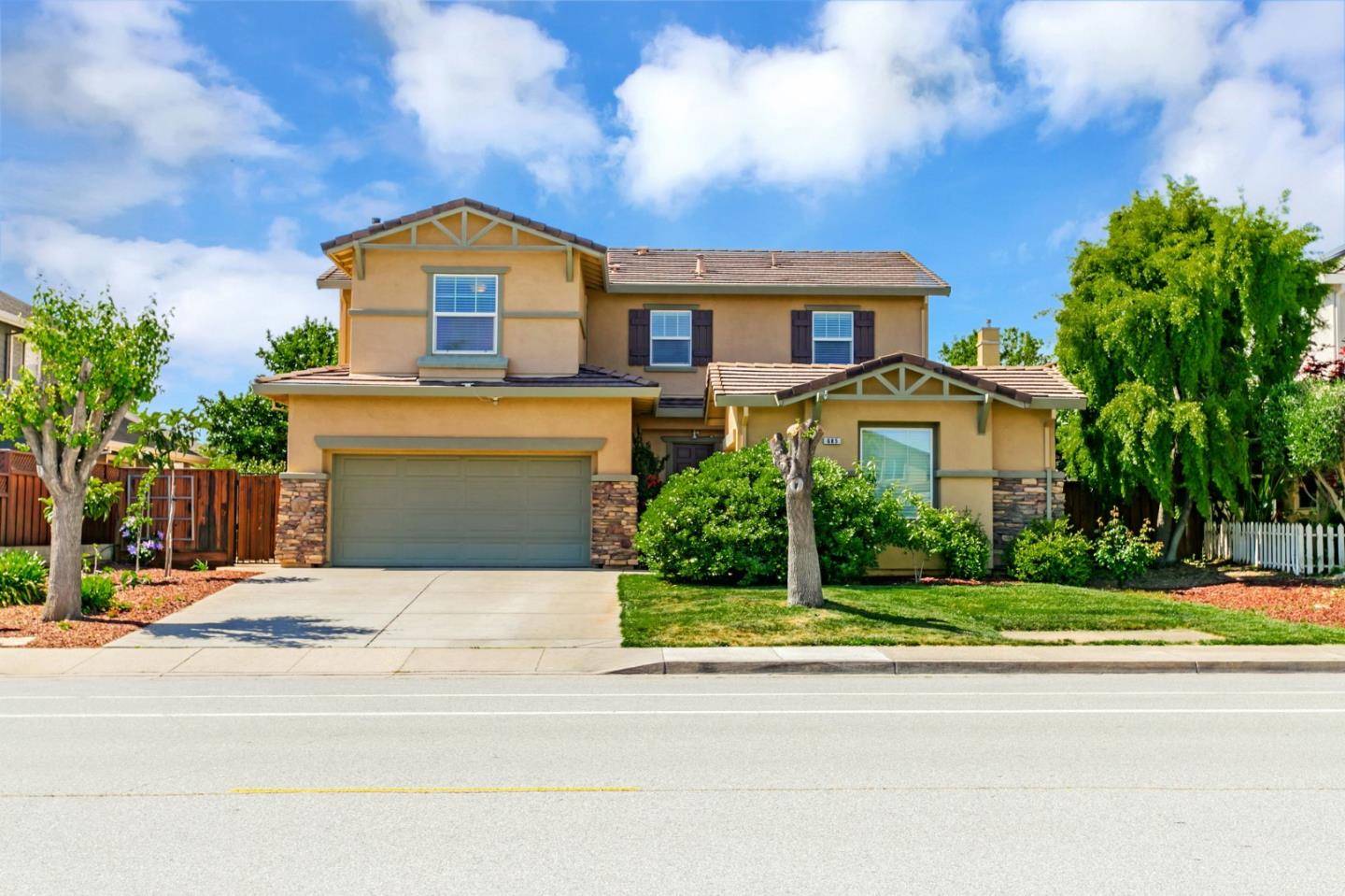 Morgan Hill, CA 95037,685 E Central Avenue