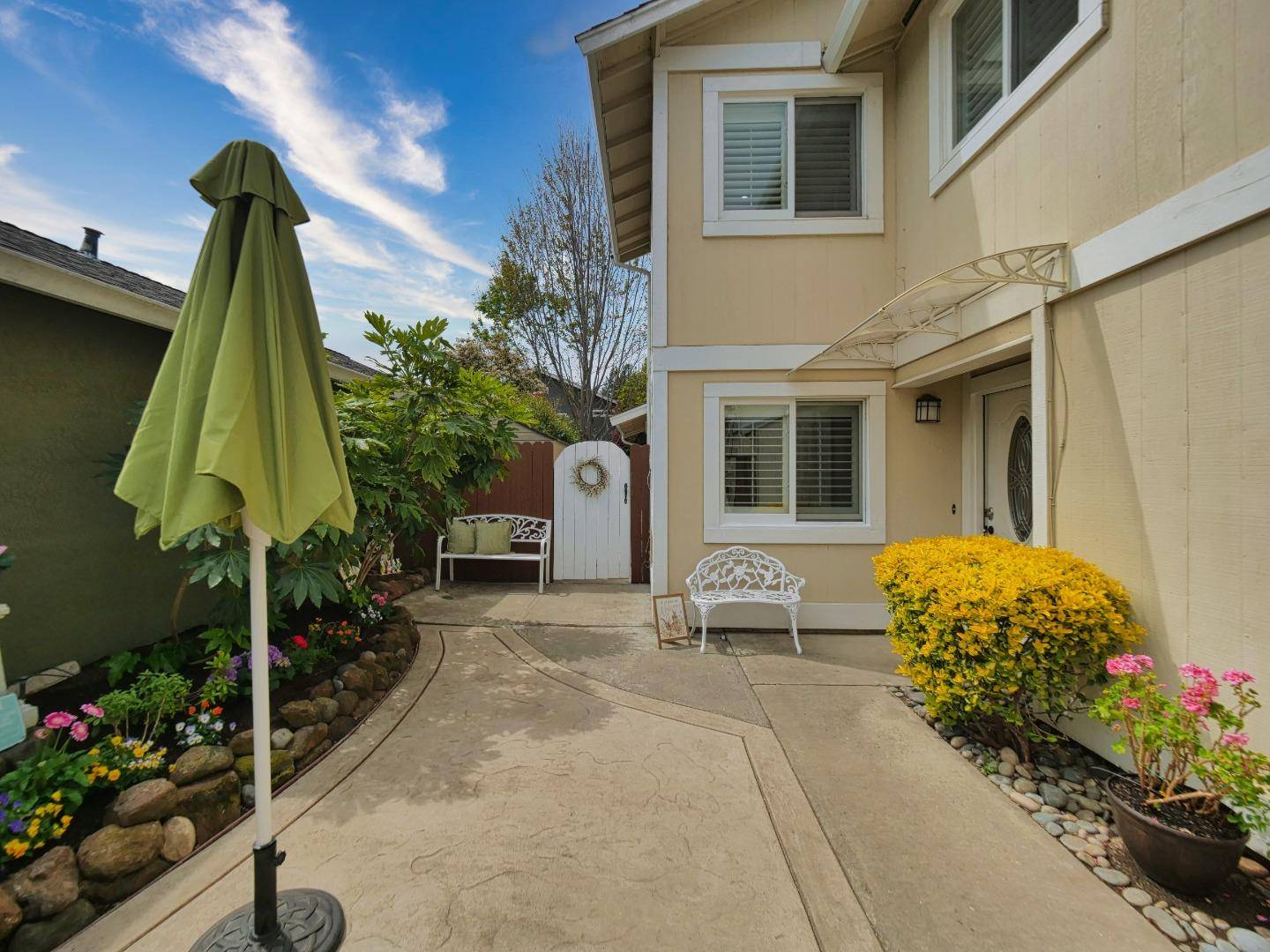 Pleasanton, CA 94588,2248 Oakland Avenue
