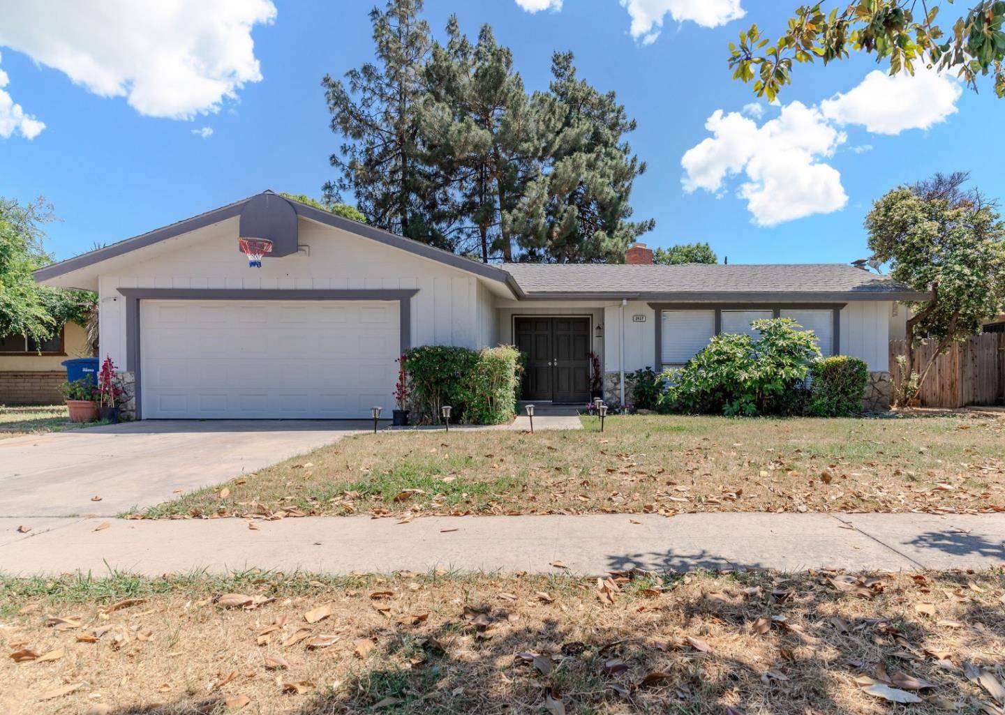 Fresno, CA 93705,2457 W San Gabriel Avenue