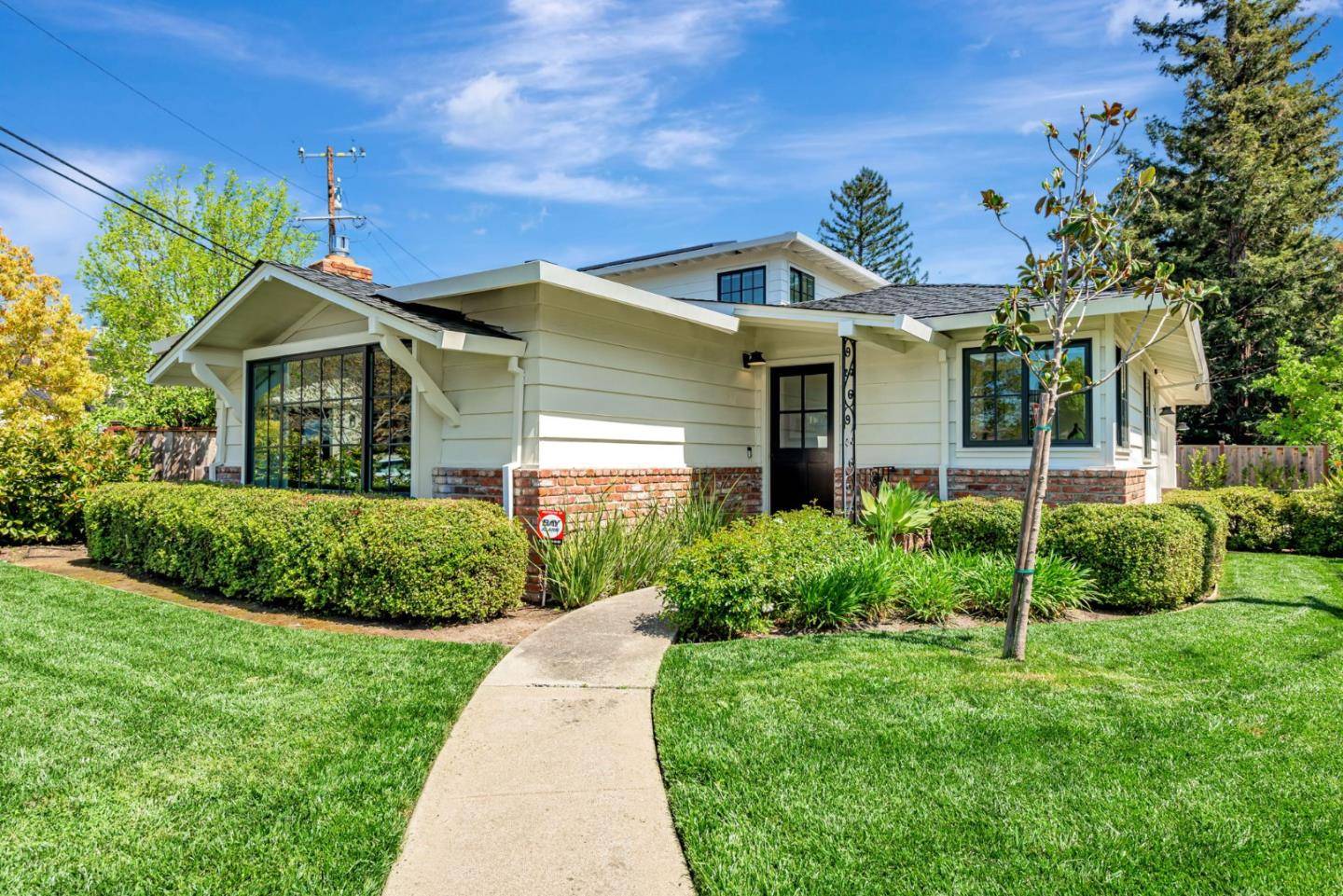 Redwood City, CA 94062,421 Ruby Street