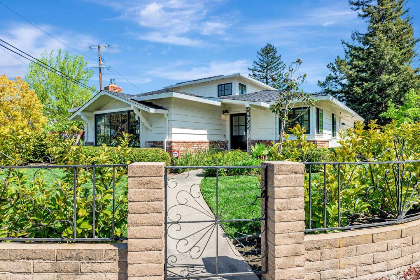 Redwood City, CA 94062,421 Ruby Street