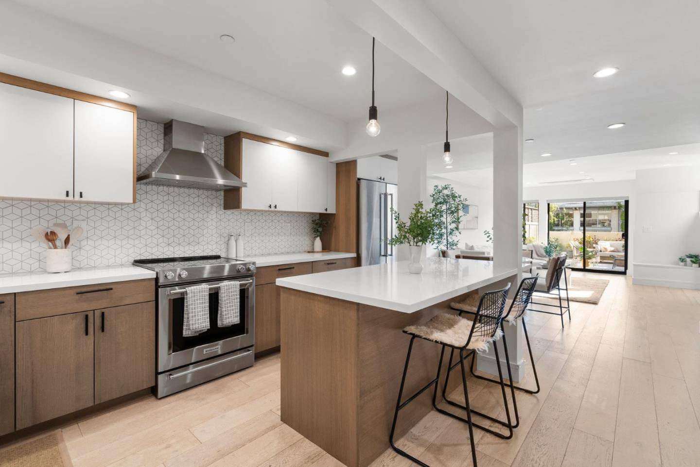 Palo Alto, CA 94301,685 High Street #2B