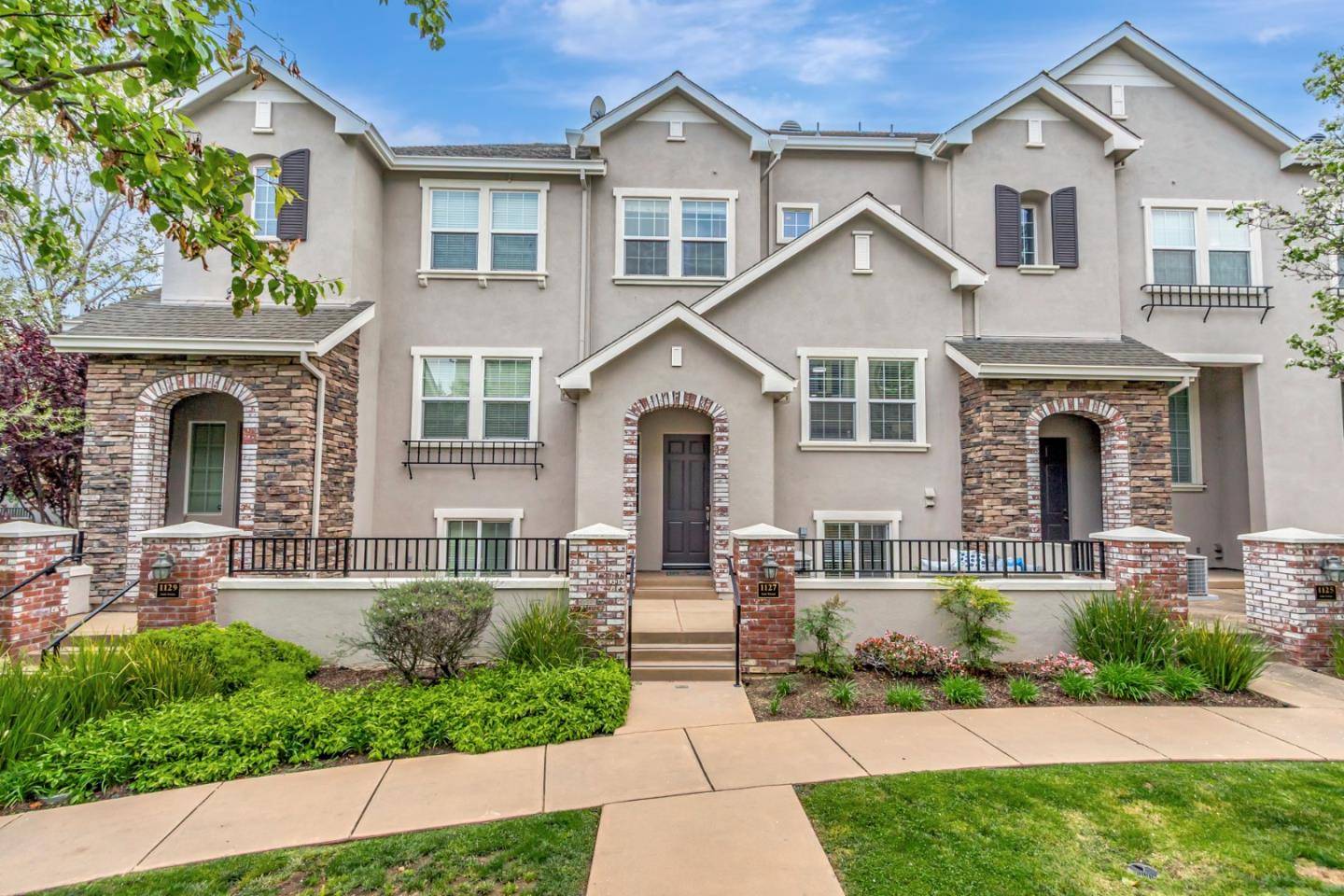 Sunnyvale, CA 94089,1127 Lund Terrace