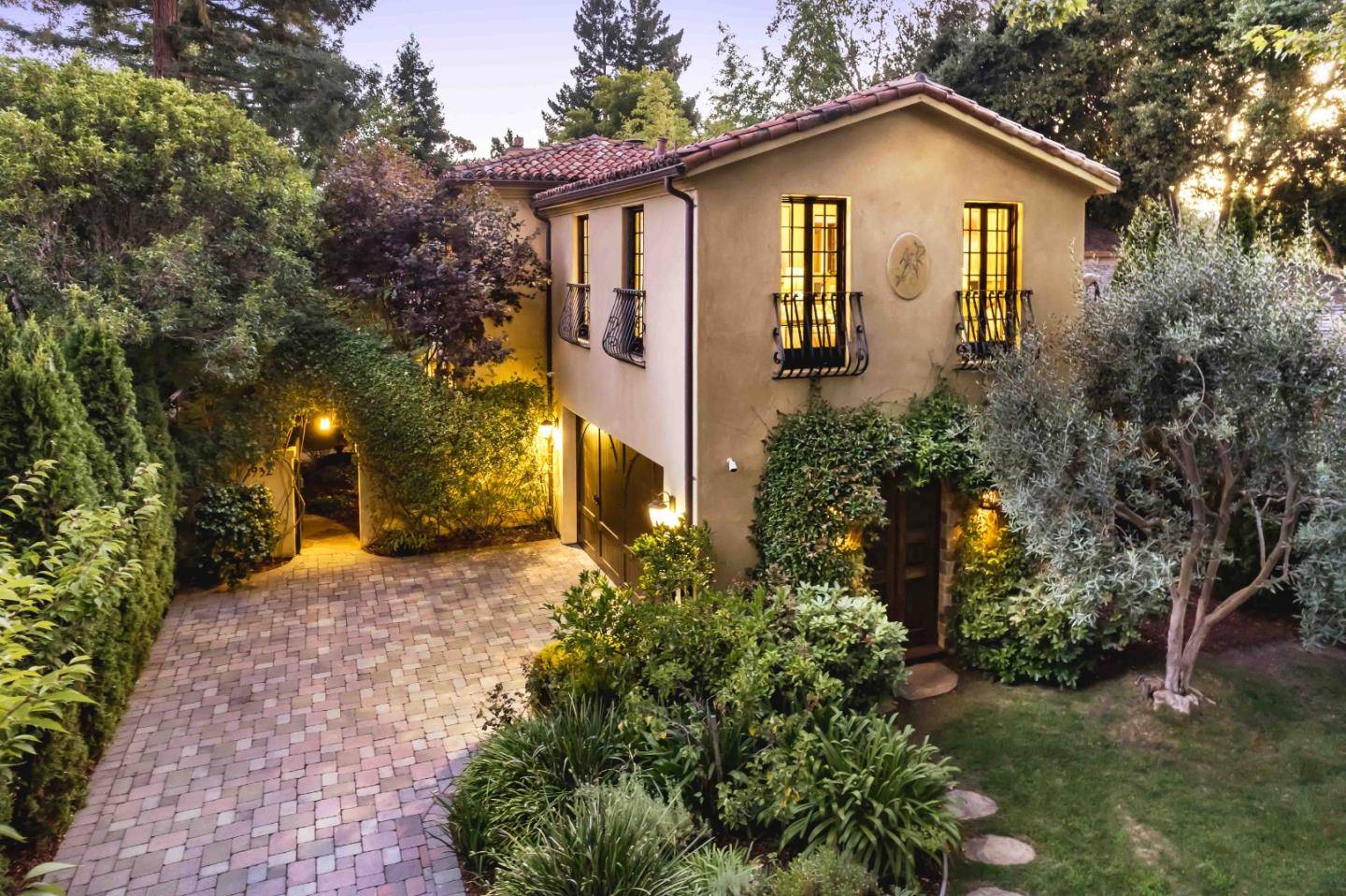 Palo Alto, CA 94301,1932 Emerson Street