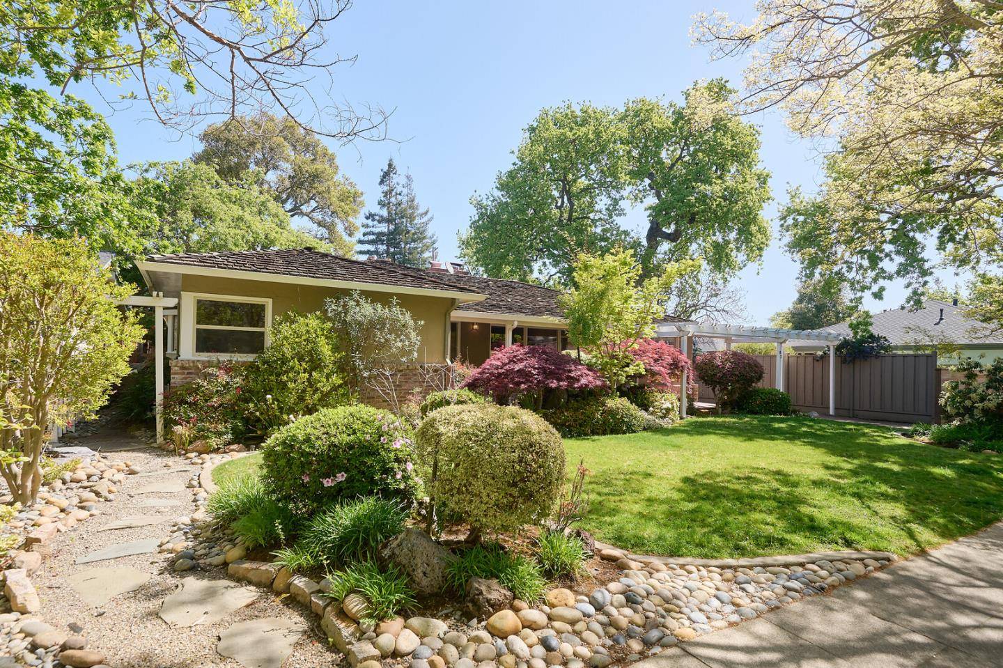 Redwood City, CA 94062,83 Nevada Street