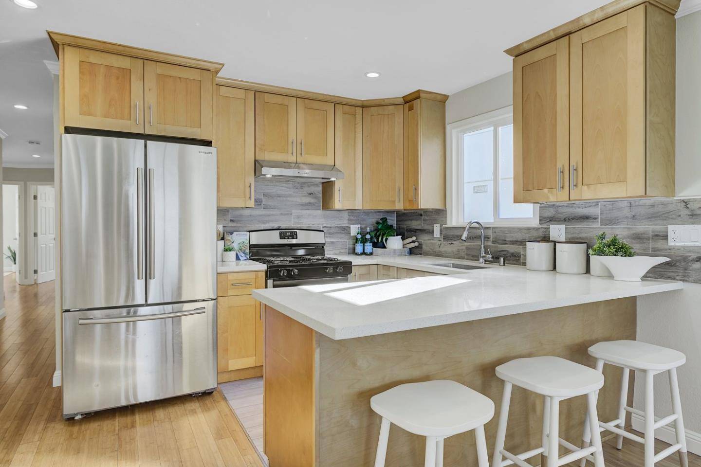 Daly City, CA 94015,29 Menlo Avenue