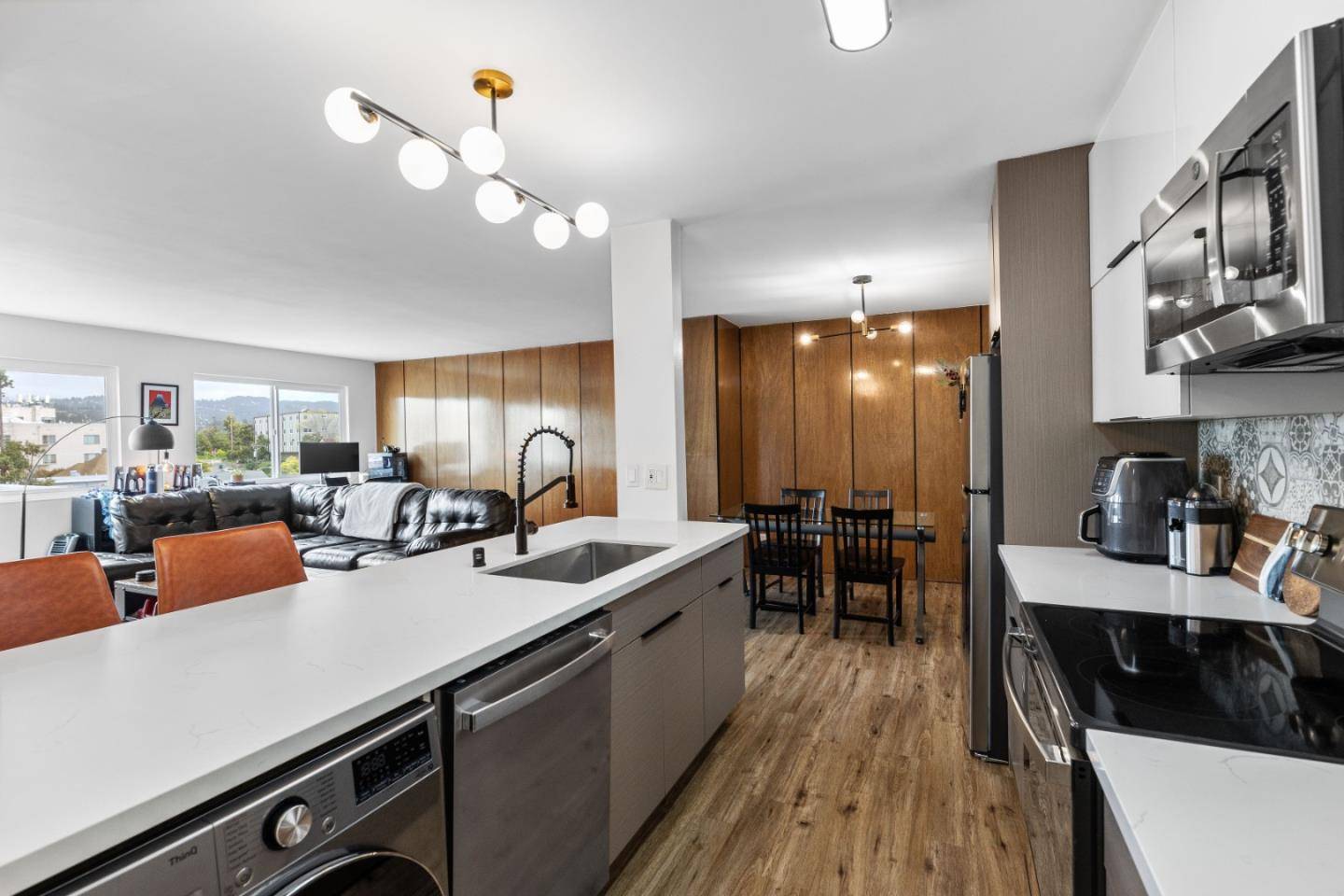 Oakland, CA 94610,360 Vernon Street #304