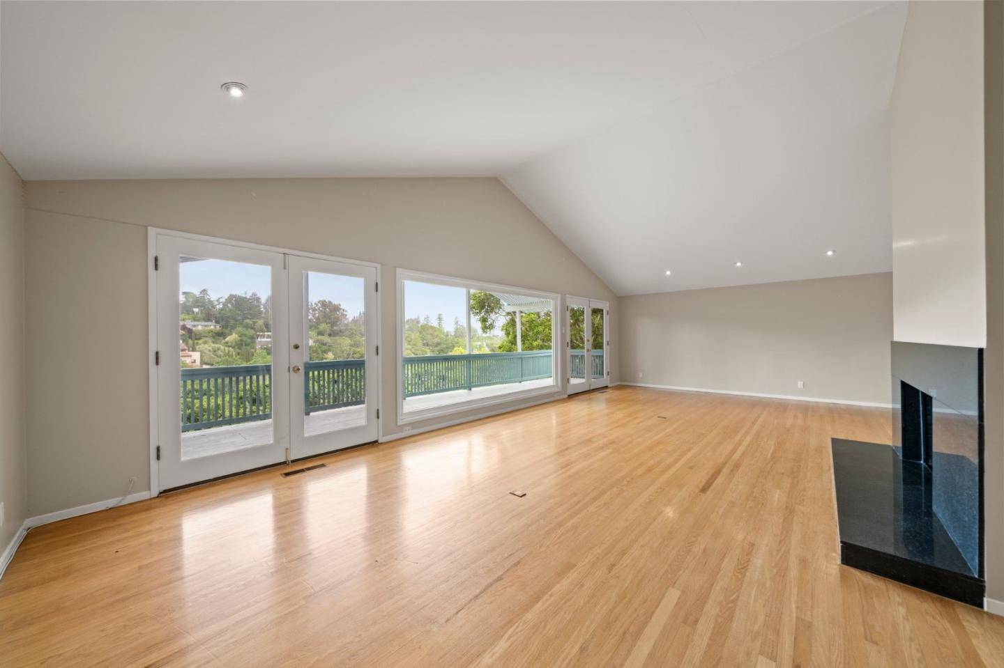 Hillsborough, CA 94010,960 Hayne Road