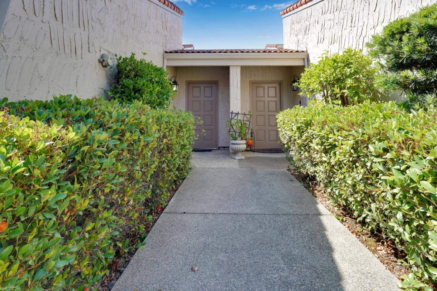 Los Gatos, CA 95032,135 Calle Larga