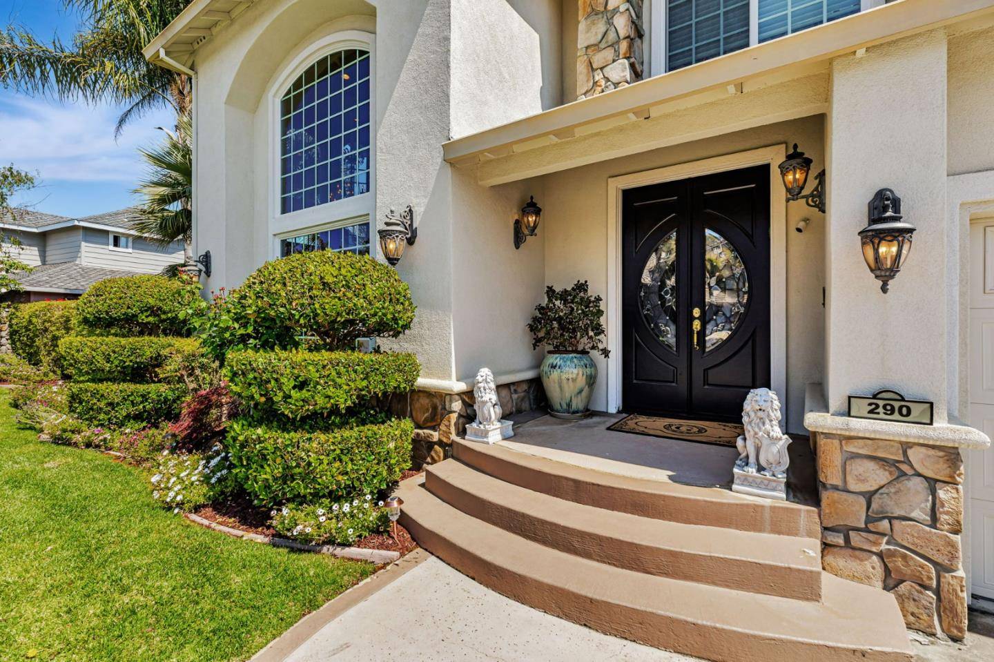 Hollister, CA 95023,290 Bonnie Lane