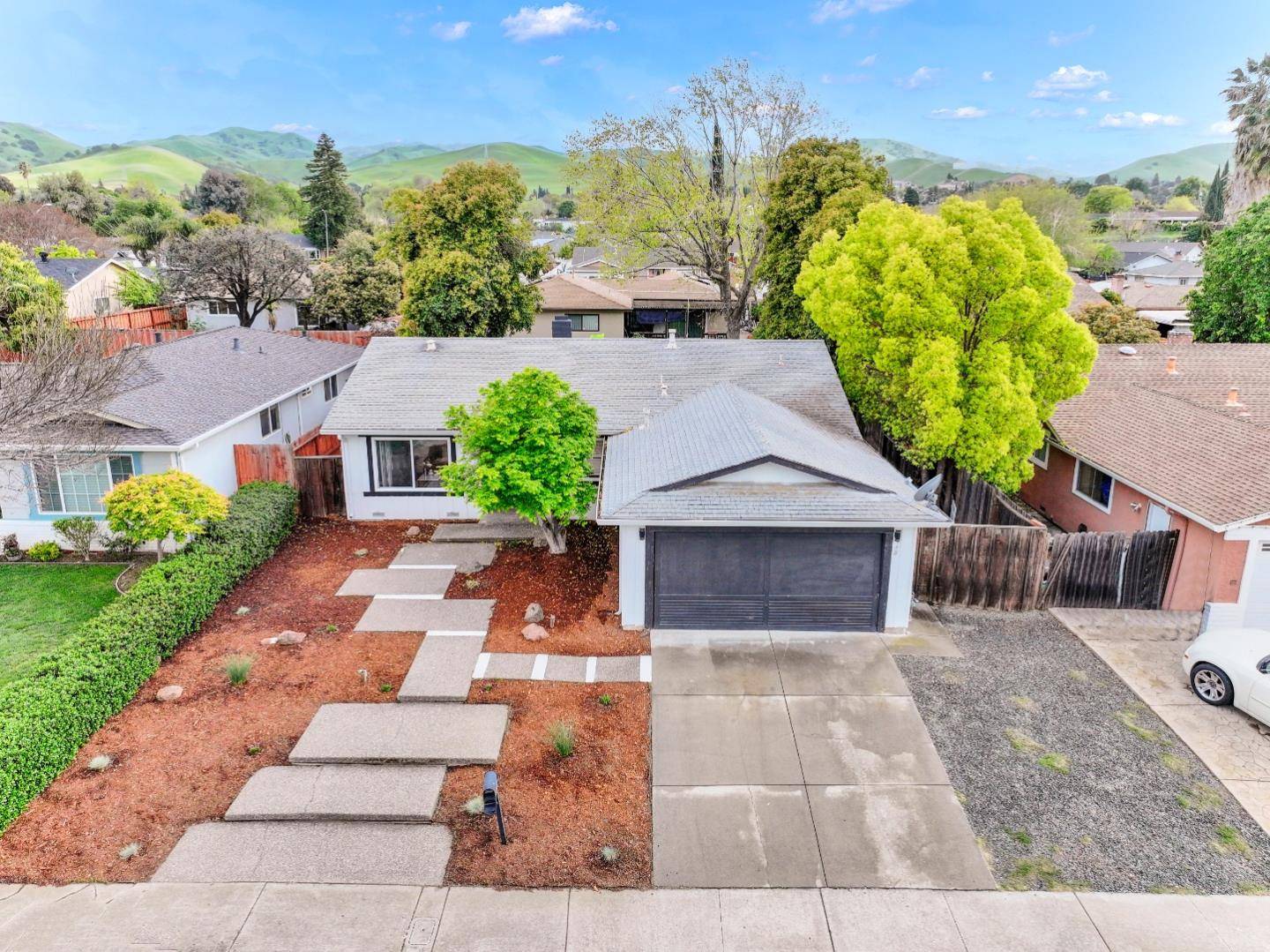 Pittsburg, CA 94565,948 Golden Leaf Way