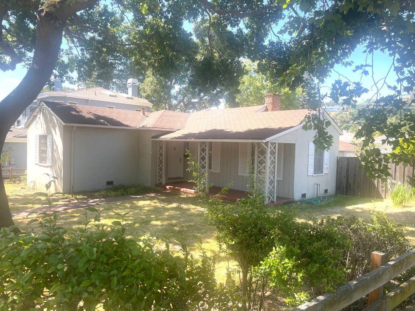 San Carlos, CA 94070,800 Cordilleras Avenue