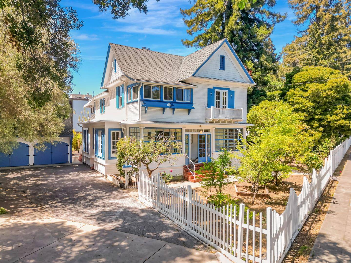 Redwood City, CA 94062,79 Claremont Avenue