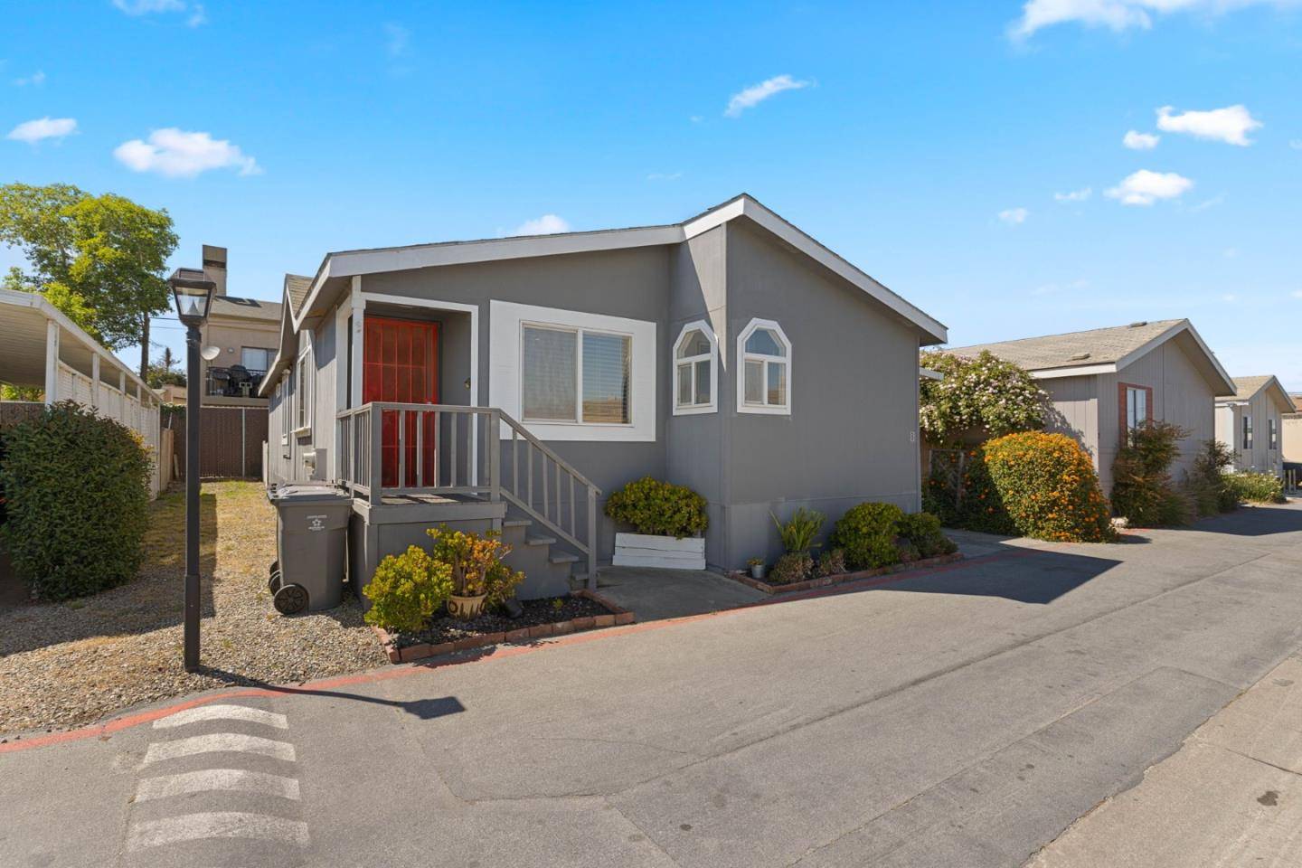 Salinas, CA 93906,20 Russell Road #8