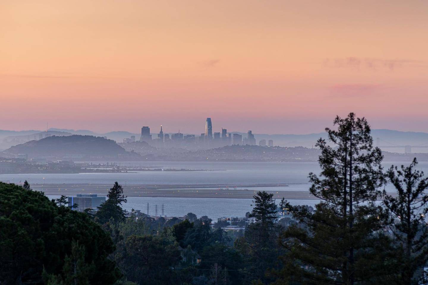 Hillsborough, CA 94010,30 Drayton Road