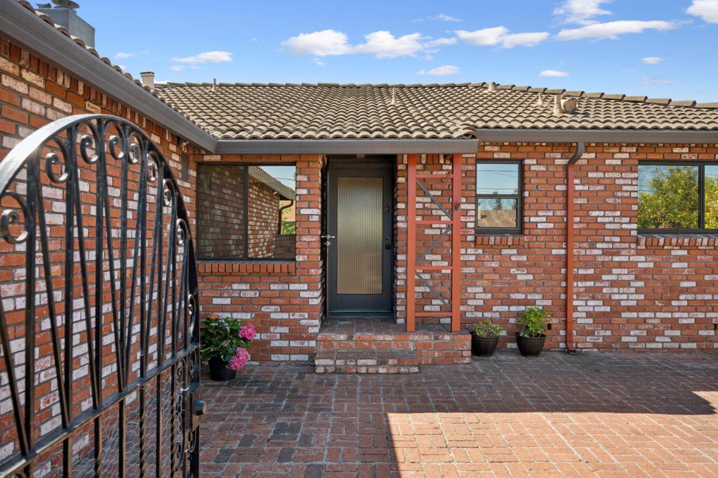 Hayward, CA 94544,271 Goodrich Street