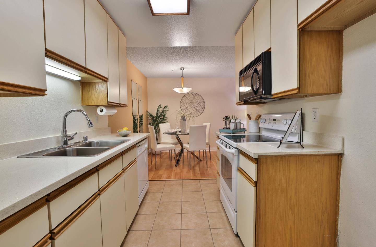 Sunnyvale, CA 94087,695 S Knickerbocker Drive #4