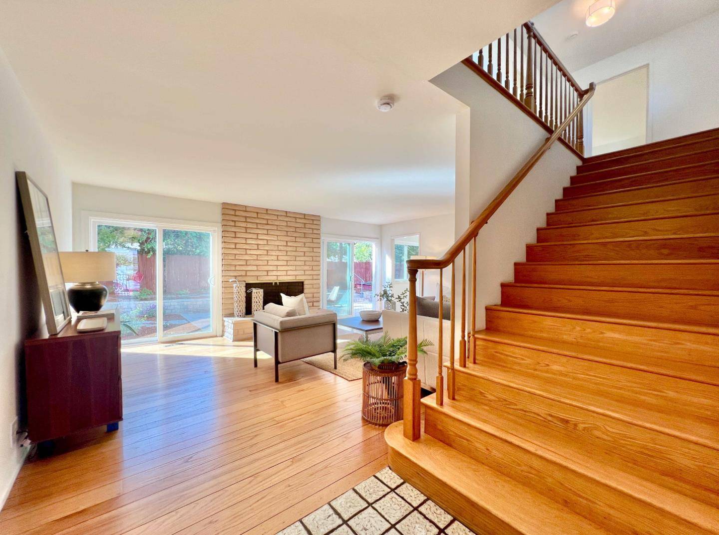 Palo Alto, CA 94306,665 Towle Way