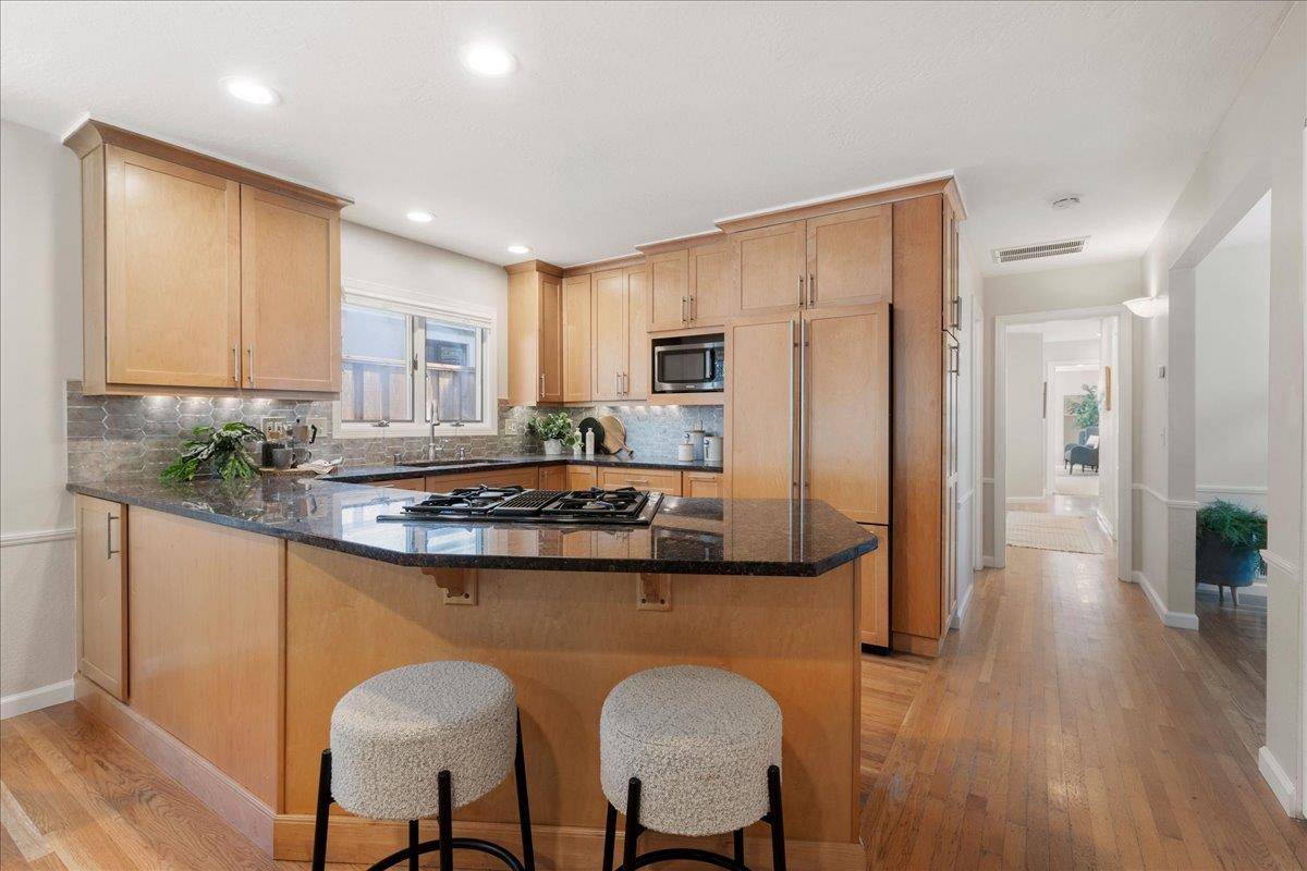 Redwood City, CA 94062,244 Hillview Avenue