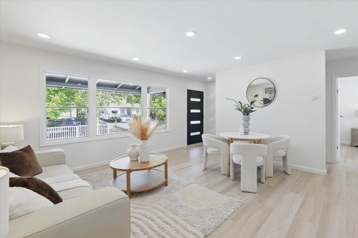 Menlo Park, CA 94025,571 Hamilton Avenue