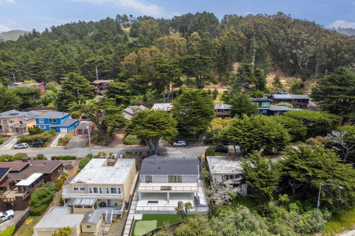Pacifica, CA 94044,40 Eastlake Avenue