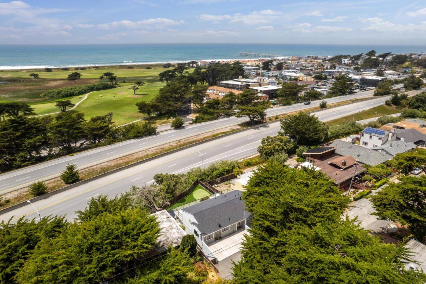Pacifica, CA 94044,40 Eastlake Avenue
