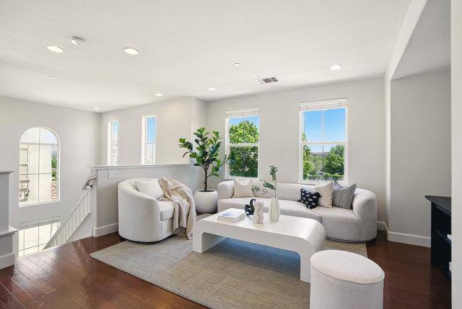 Milpitas, CA 95035,937 Mente Linda Loop
