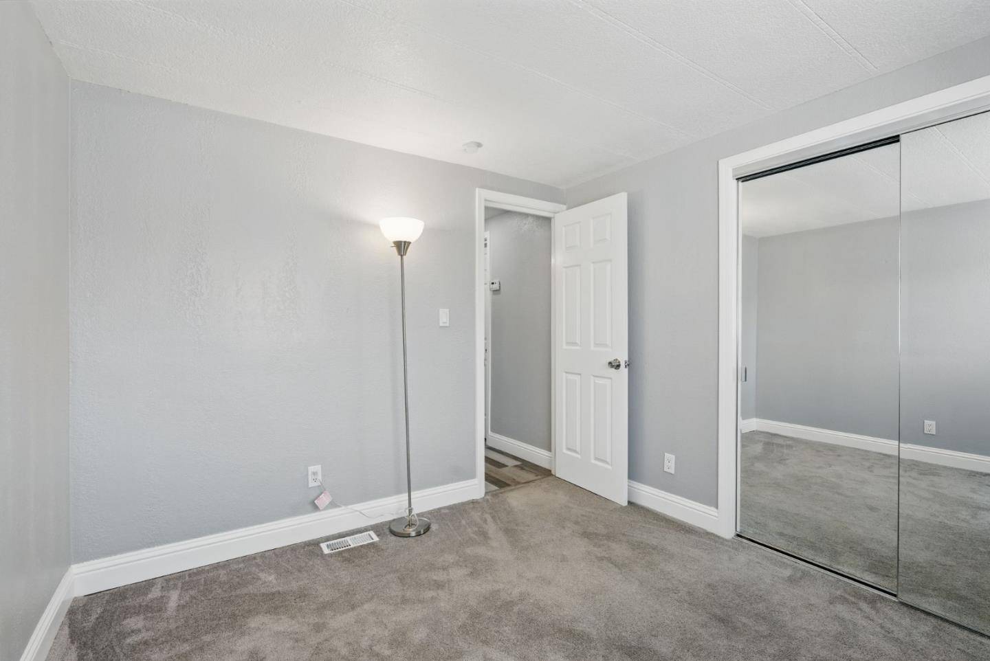 Redwood City, CA 94063,3015 E BAYSHORE Road #169