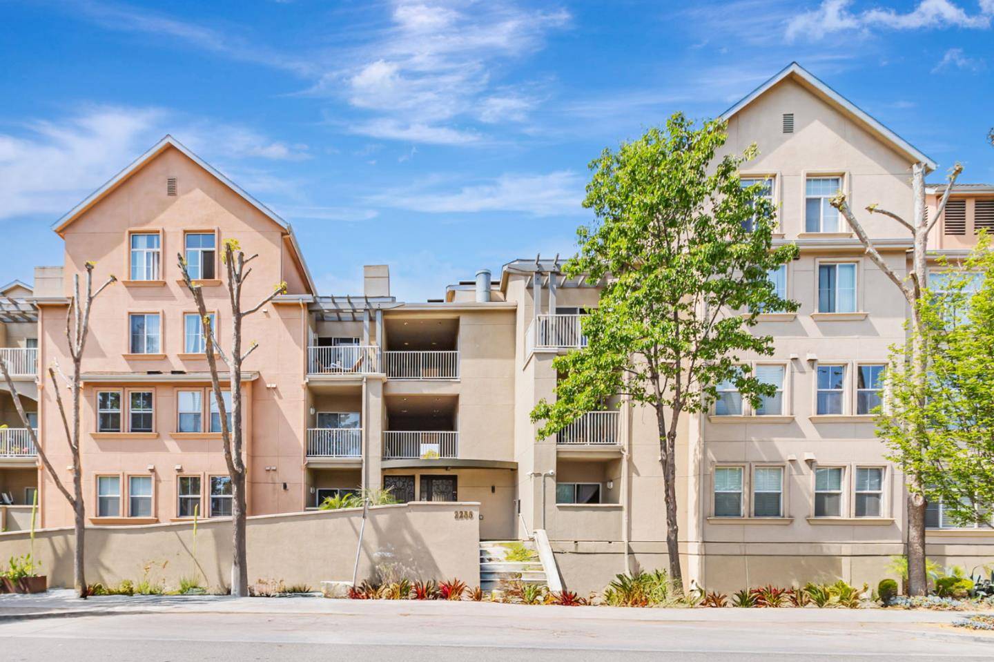 Mountain View, CA 94040,2255 Showers Drive #251