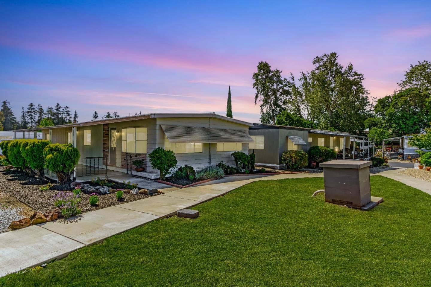 Concord, CA 94518,2097 Dalis Drive #79