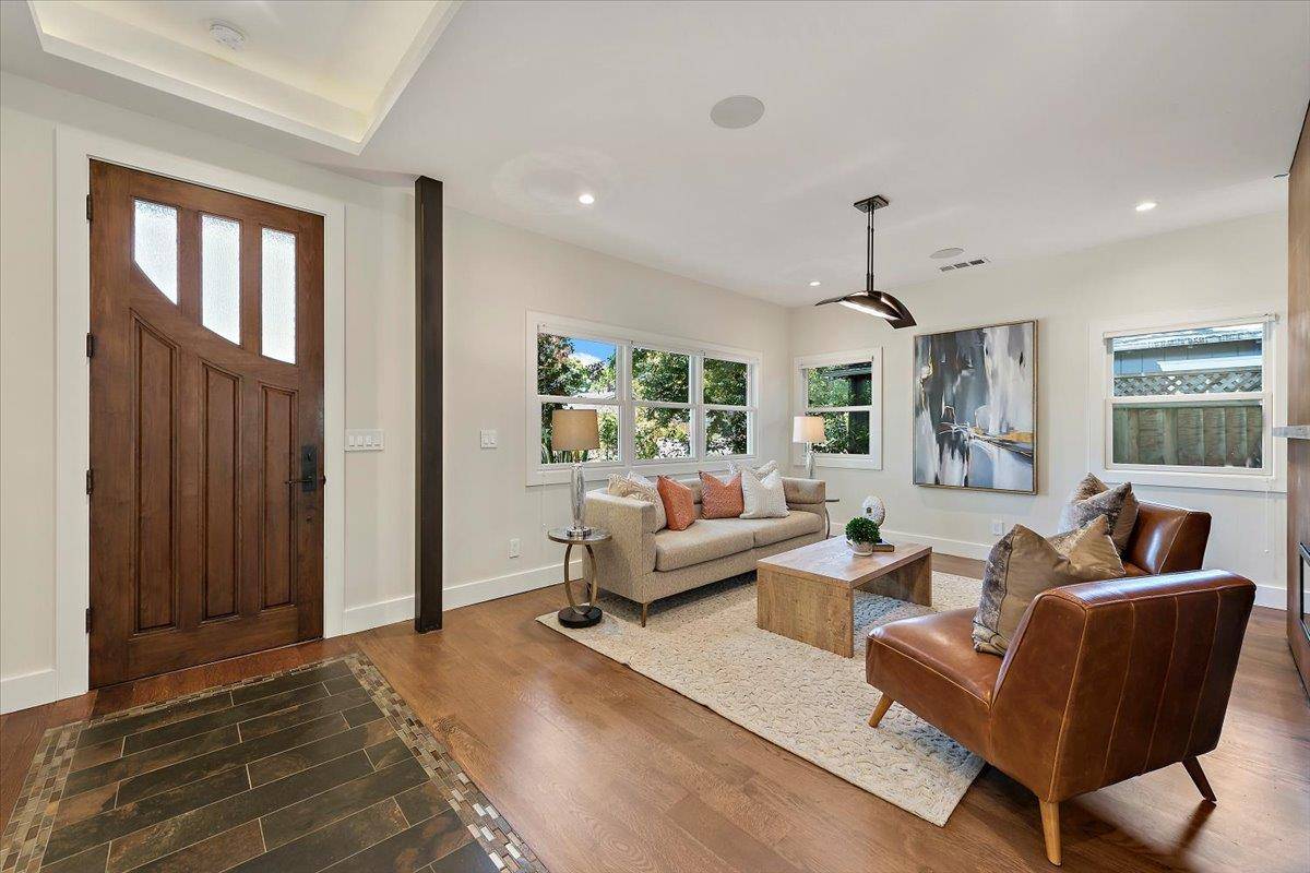 Los Altos, CA 94024,427 Paco Drive