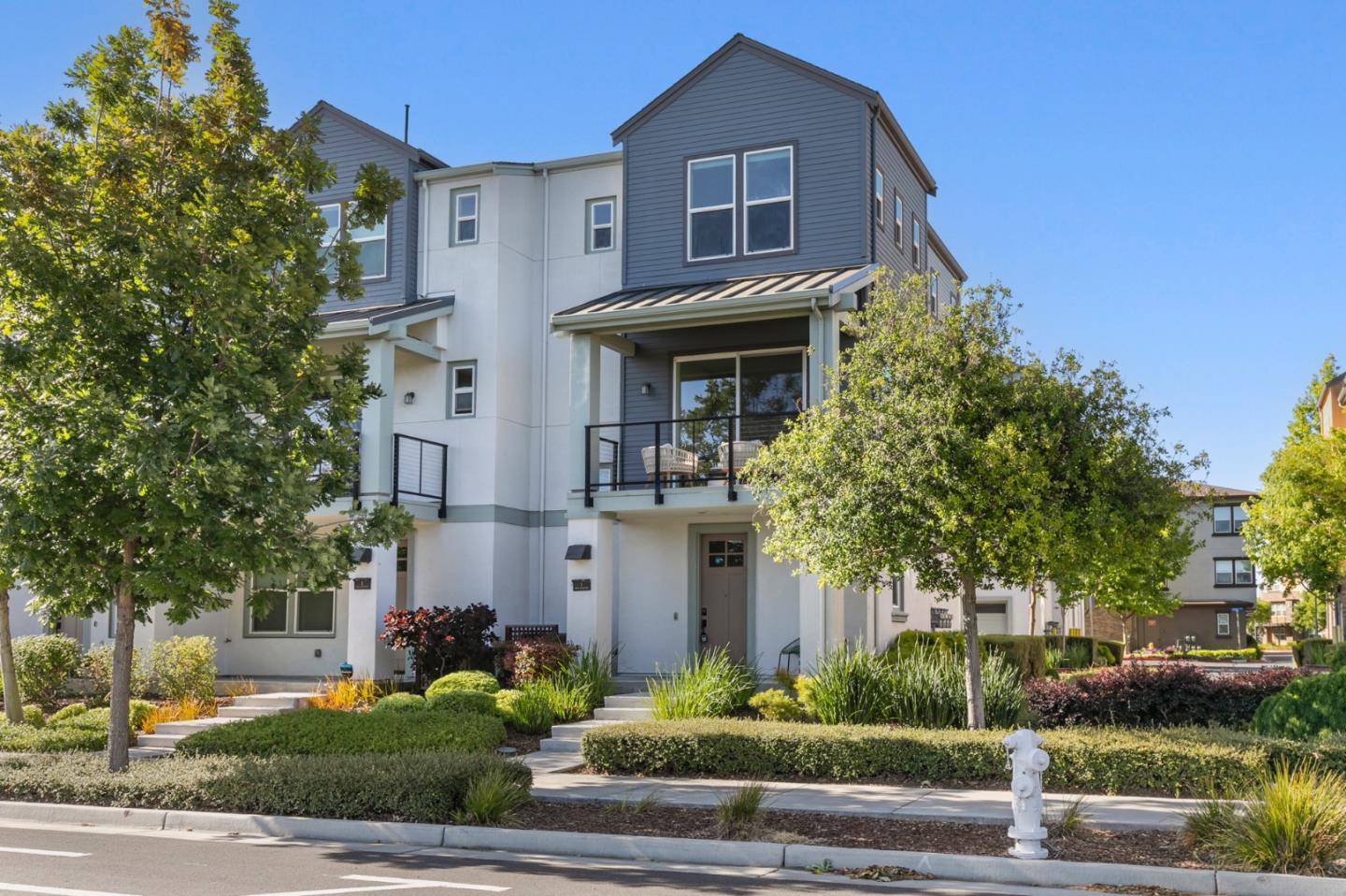 Sunnyvale, CA 94085,880 E Duane Avenue #1