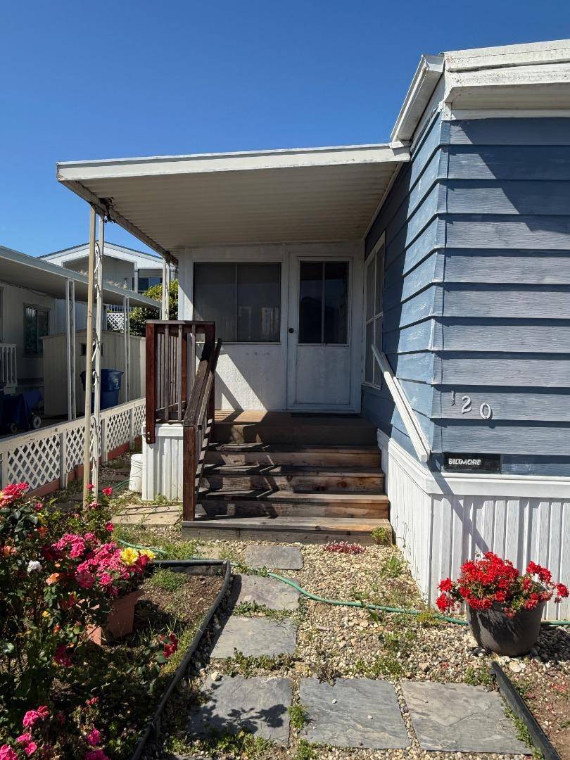 Watsonville, CA 95076,144 Holm Road #120
