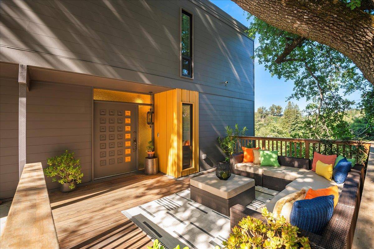 Los Gatos, CA 95030,25 Grove Street