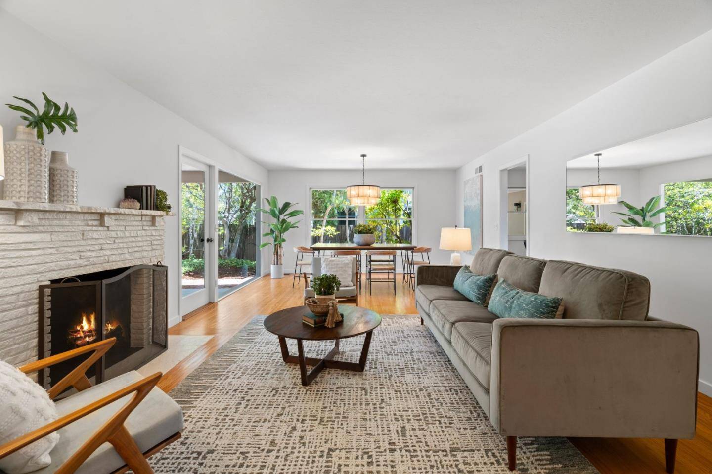 Palo Alto, CA 94301,2423 Emerson Street