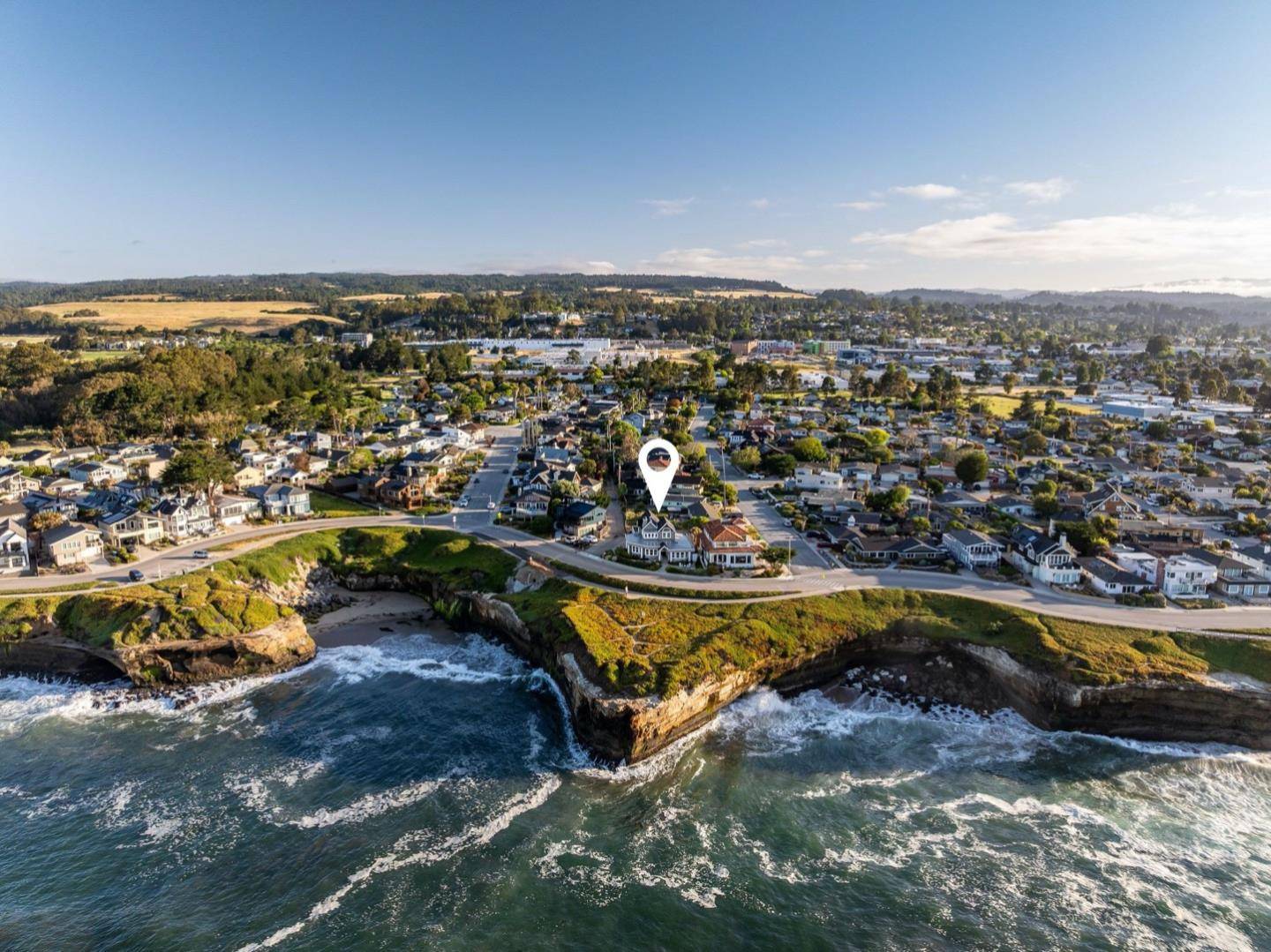 Santa Cruz, CA 95060,2112 W Cliff Drive