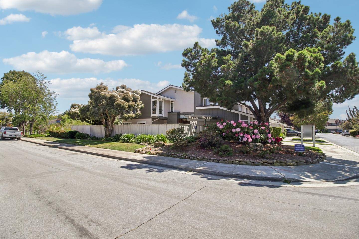 Redwood City, CA 94065,1 Spinnaker Place