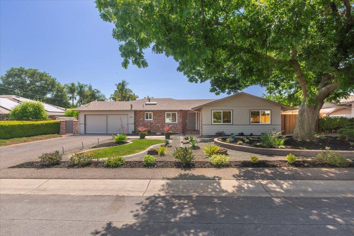 Los Altos, CA 94022,539 Los Ninos Way