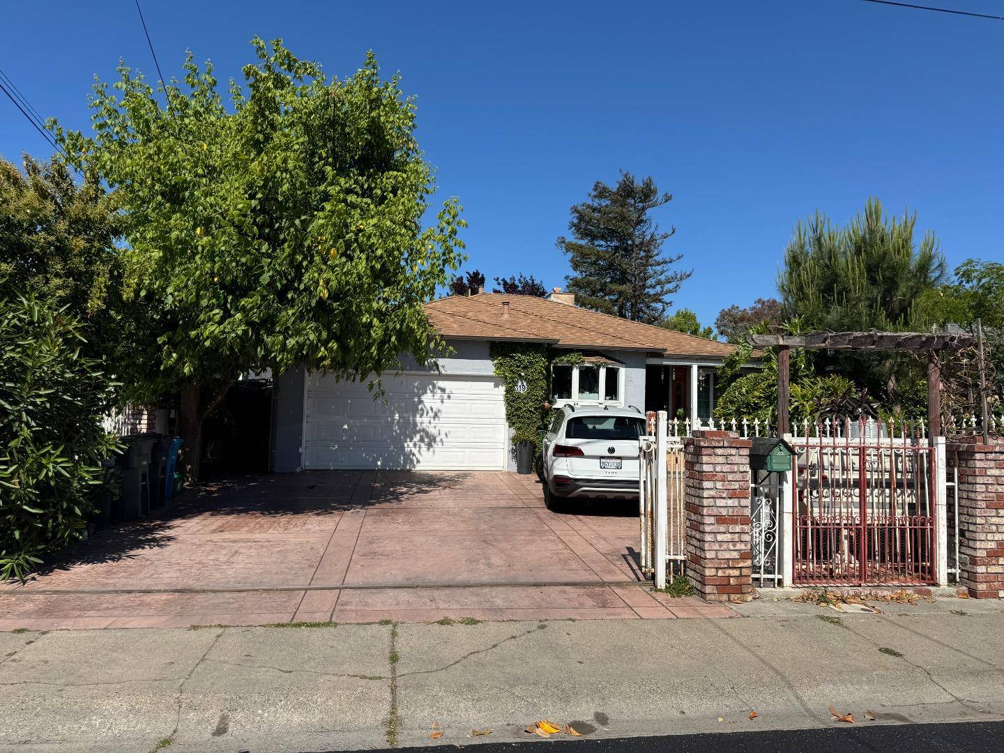 East Palo Alto, CA 94303,319 Azalia Drive