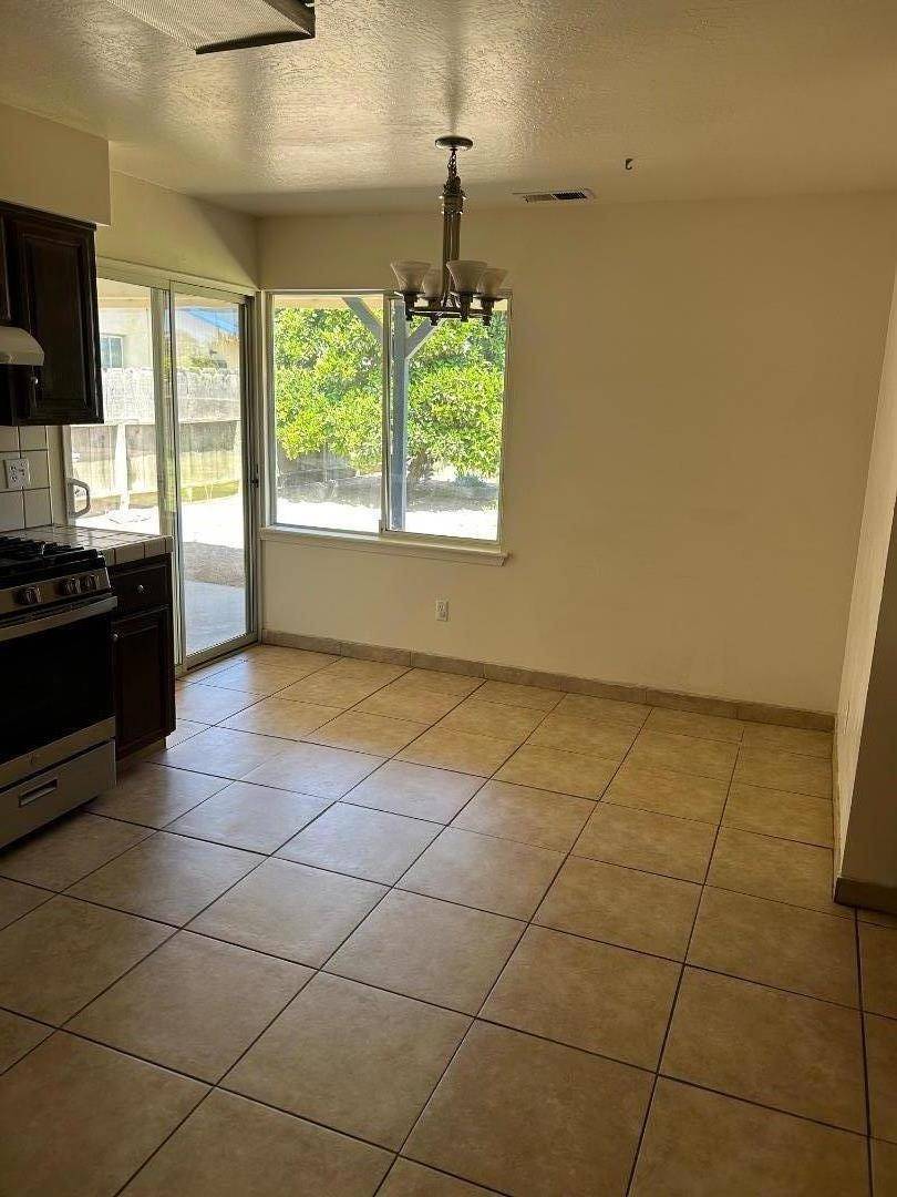 Greenfield, CA 93927,614 Apple Avenue