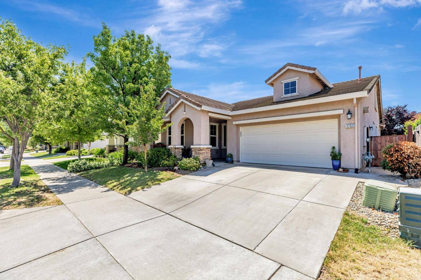 Sacramento, CA 95834,3760 Mirtoon Sea Avenue