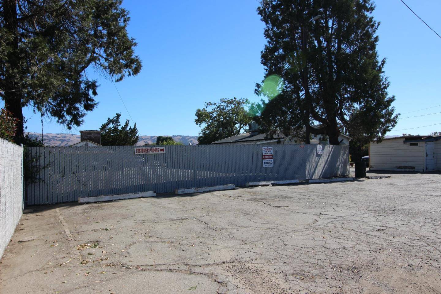 Gilroy, CA 95020,2025 Pacheco Pass Highway